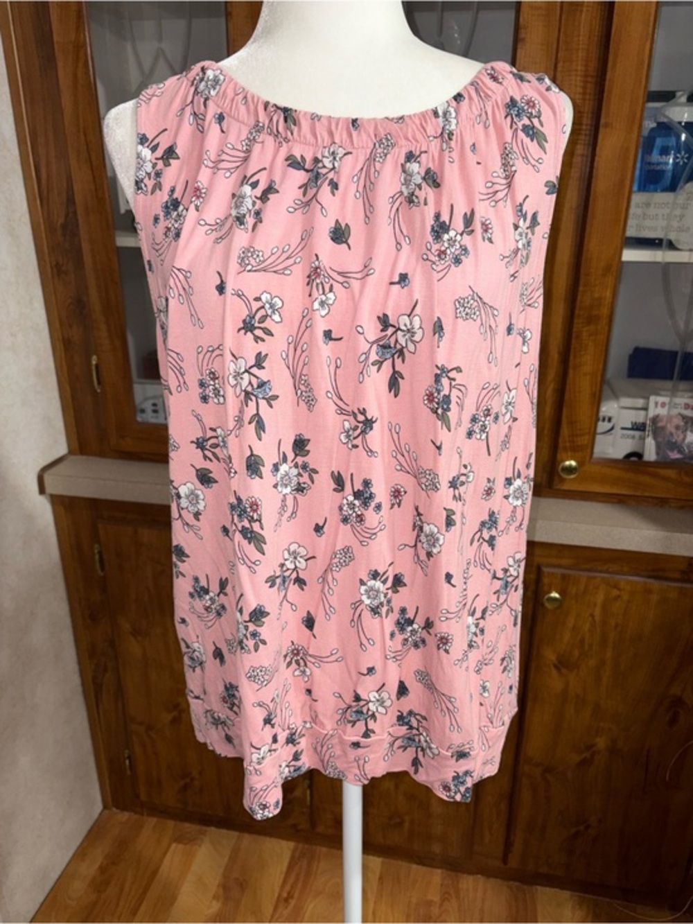 Loft outlet size X-Large pink sleeveless top w/floral pattern EUC